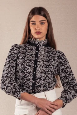 Camisa Chloe Bordada Negra - The Nook Store