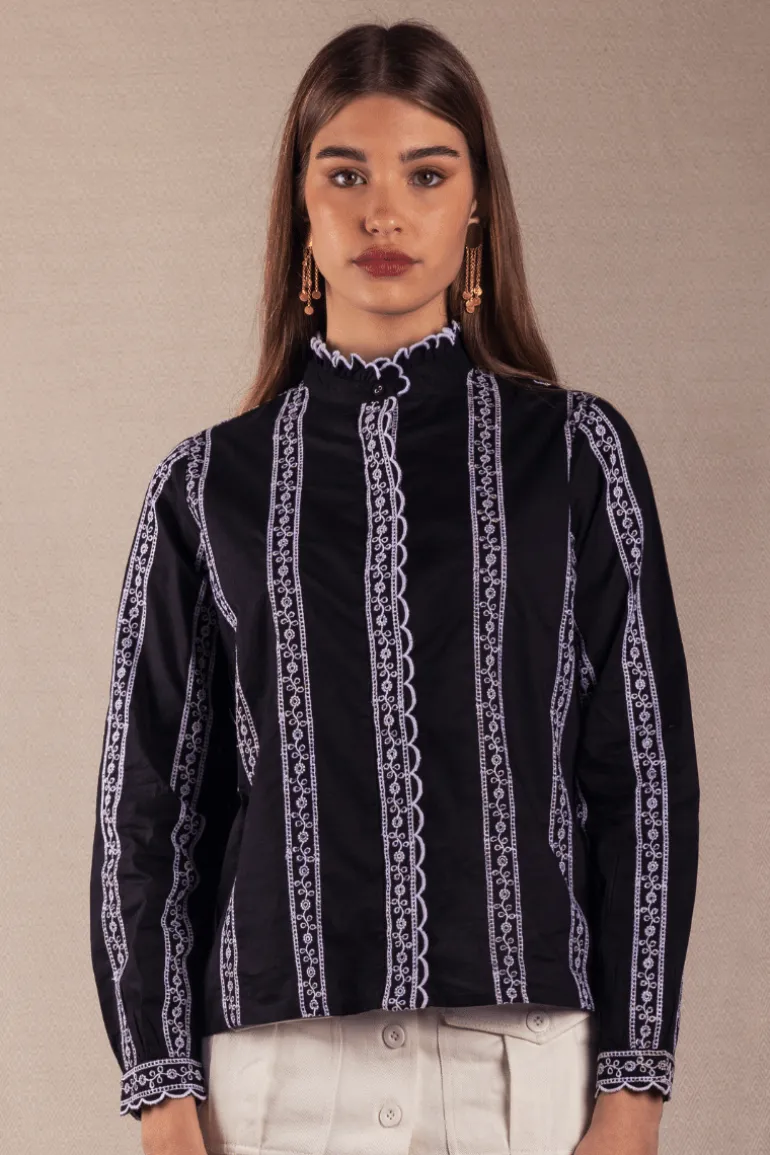 Camisa Chloe Tira Bordada Blanca - The Nook Store