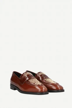 Mocasín Mimi Piel Rubino Tachuela Dorada - The Nook Store