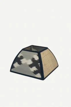 Pantalla Elsa Cuadrada Seda 1 - The Nook Store
